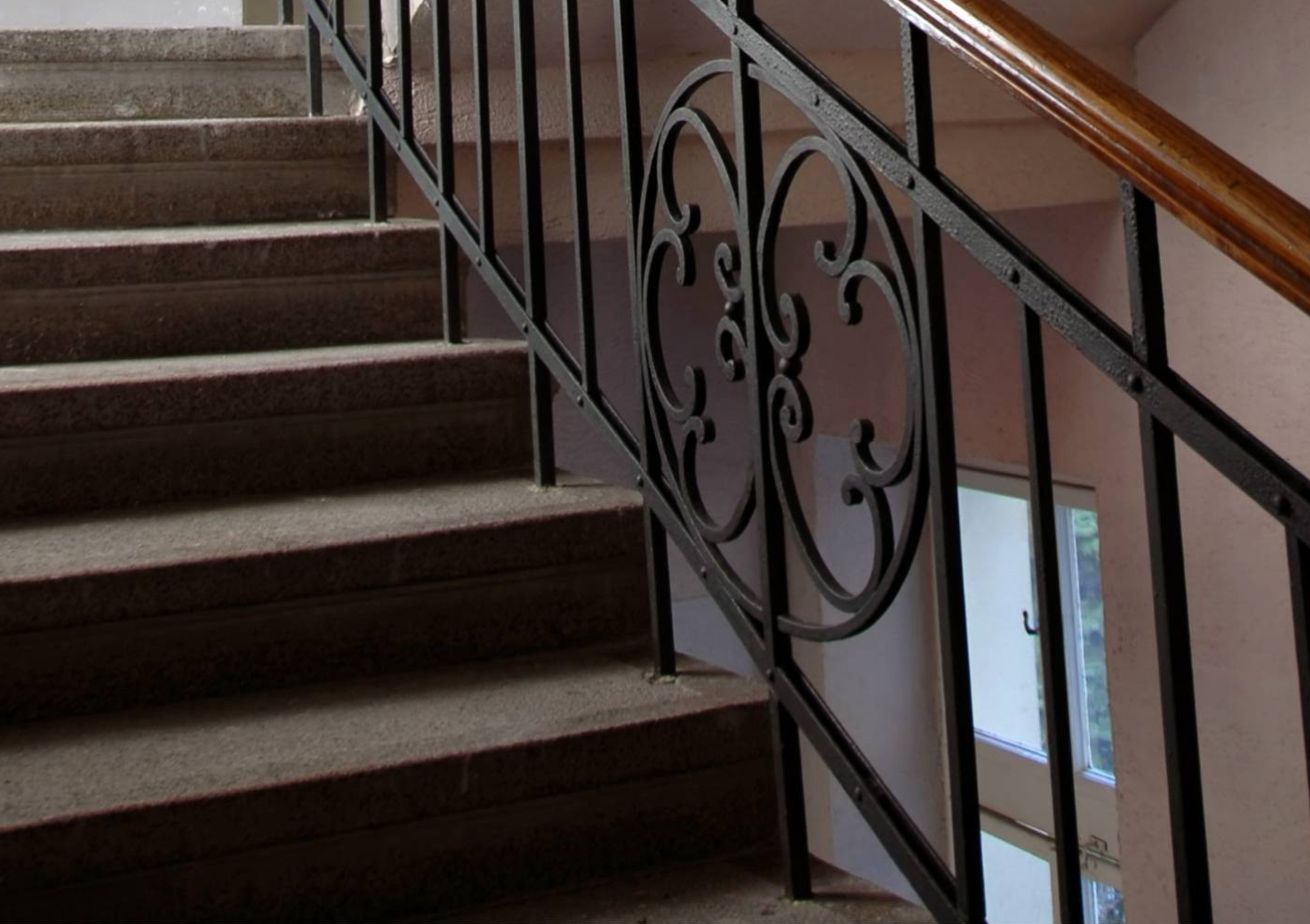 Close Cleaning / Stair Cleaning